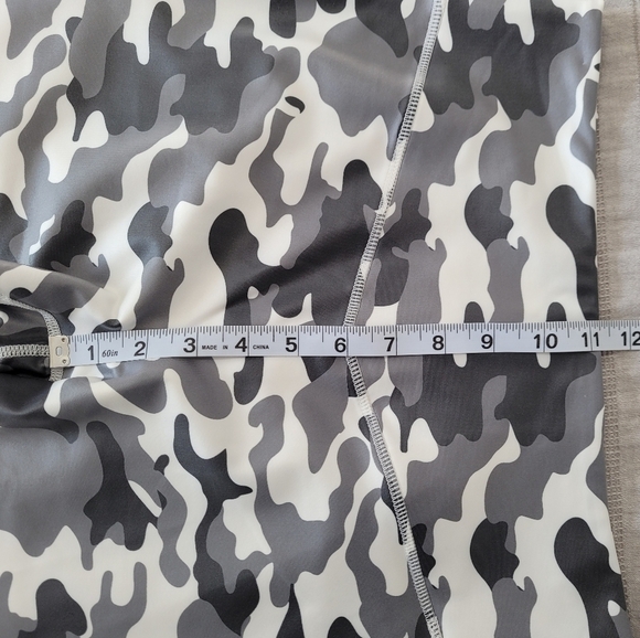 Electric Yoga High Rise Revolution Camo Leggings - Picture 10 of 11